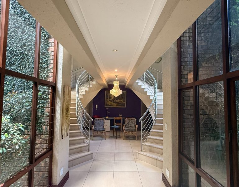 9d483ee11a0444ba897724af0e01c2e6